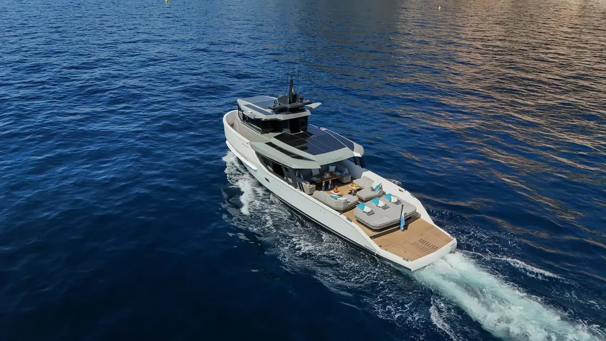 Arcadia Sherpa 60, cubierta de popa — Yacht Hire Saint-Tropez, Saint-Tropez. Arcadia Sherpa 60 — 18.7m