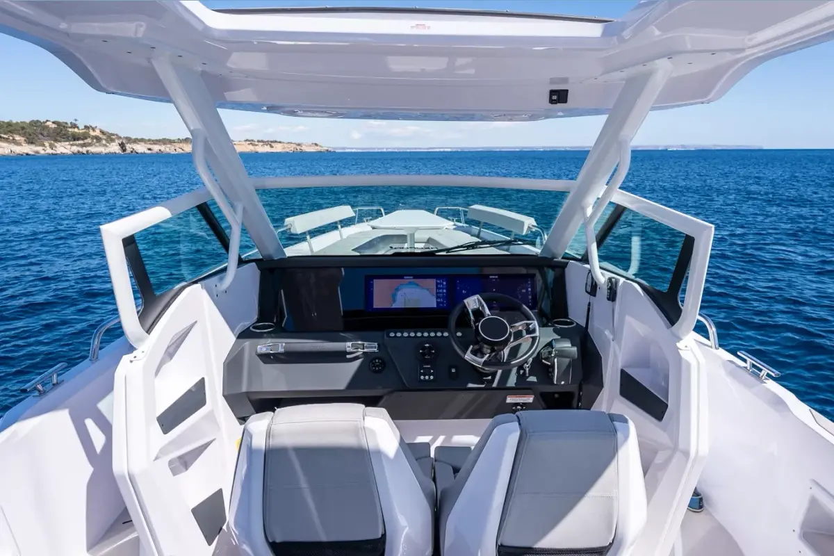 Axopar 28, aft deck — Yacht Hire Saint-Tropez, Saint-Tropez. A fast, agile day boat for eight