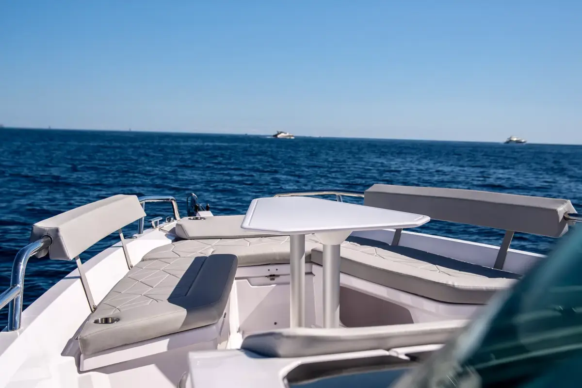 Axopar 28, master cabin — Yacht Hire Saint-Tropez, Saint-Tropez. A fast, agile day boat for eight