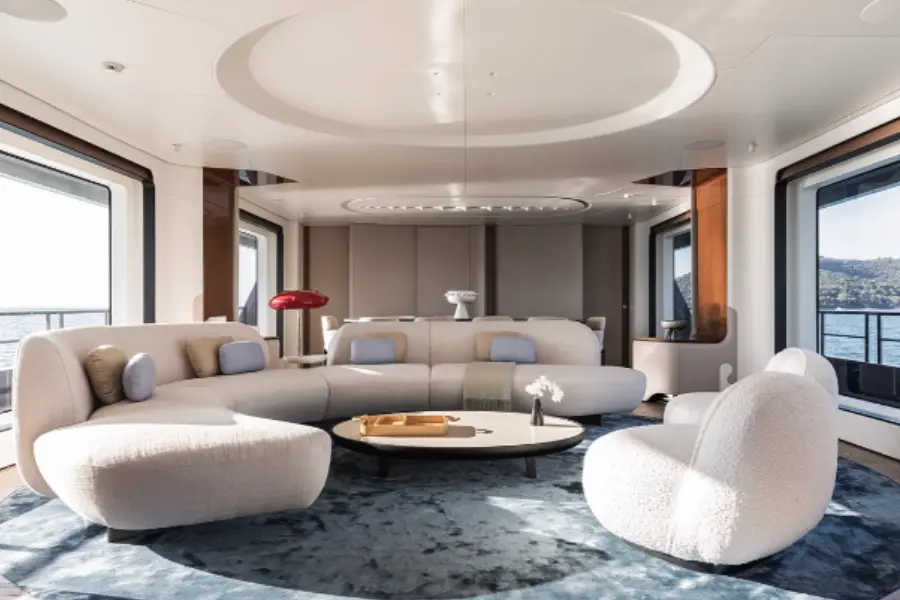 Azimut 116, cubierta principal — Yacht Hire Saint-Tropez, Saint-Tropez. Azimut 116 — 36m