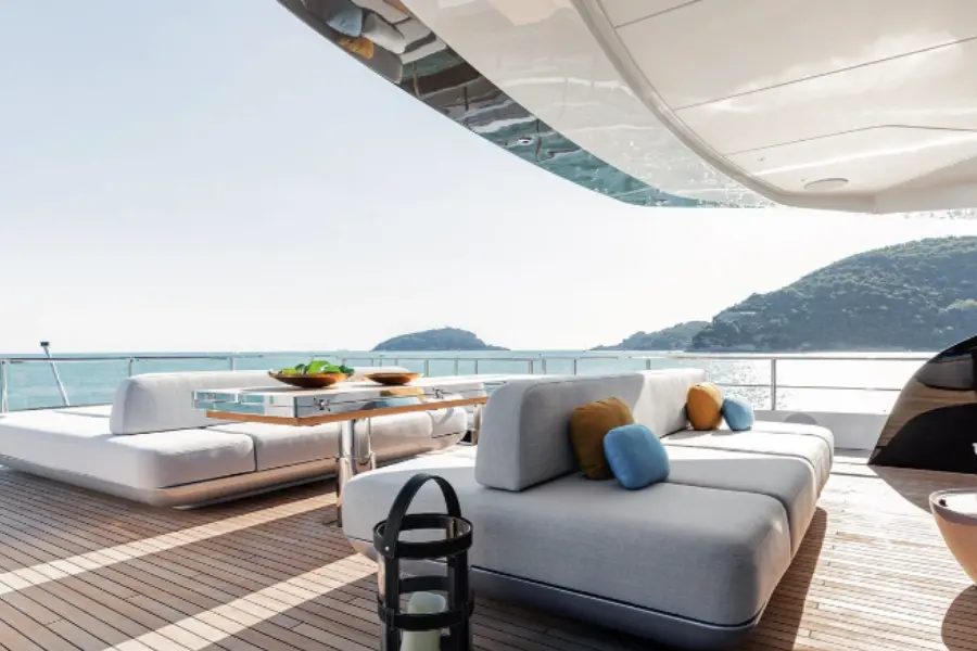 Azimut 116, salón — Yacht Hire Saint-Tropez, Saint-Tropez. Azimut 116 — 36m