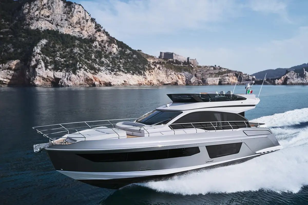 Azimut 53, exterior — Yacht Hire Saint-Tropez, Saint-Tropez. Azimut 53 — 17m