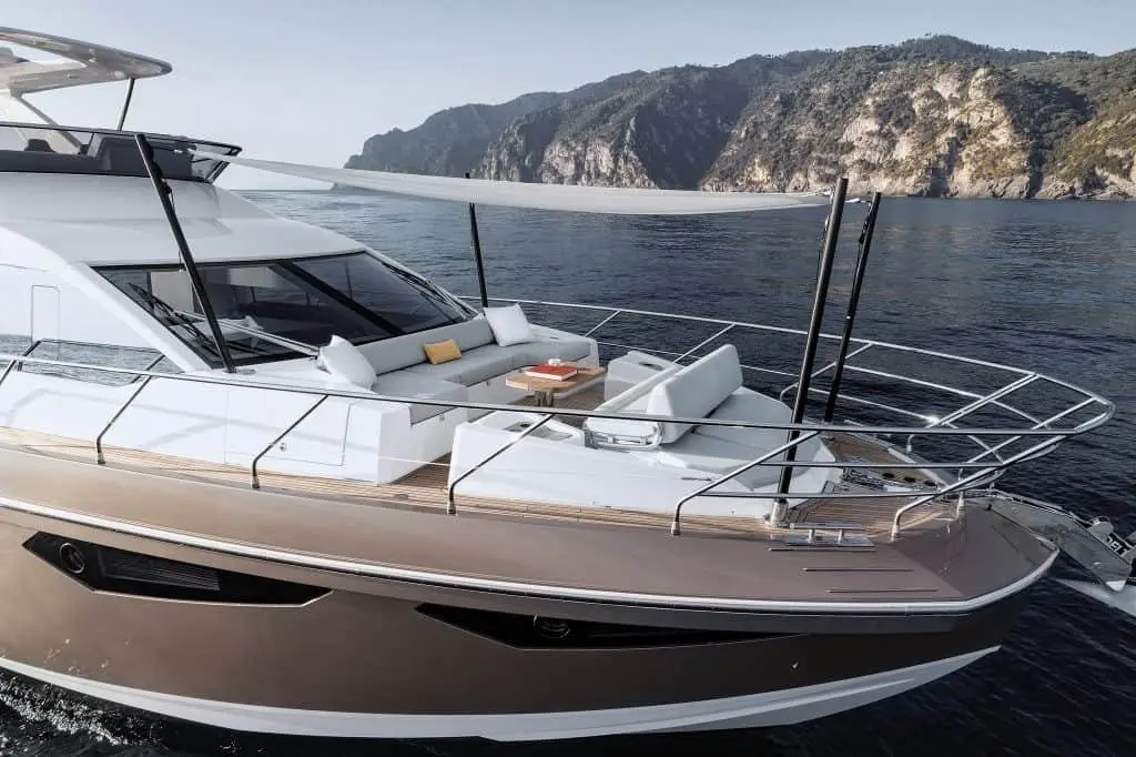 Azimut 60 Fly, aft deck — Yacht Hire Saint-Tropez, Saint-Tropez. Azimut 60 Fly — 20m