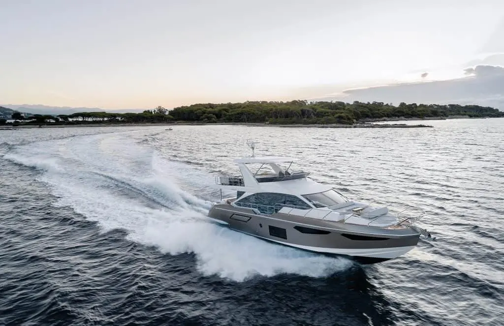 Azimut 60 Fly, salon — Yacht Hire Saint-Tropez, Saint-Tropez. Azimut 60 Fly — 20m