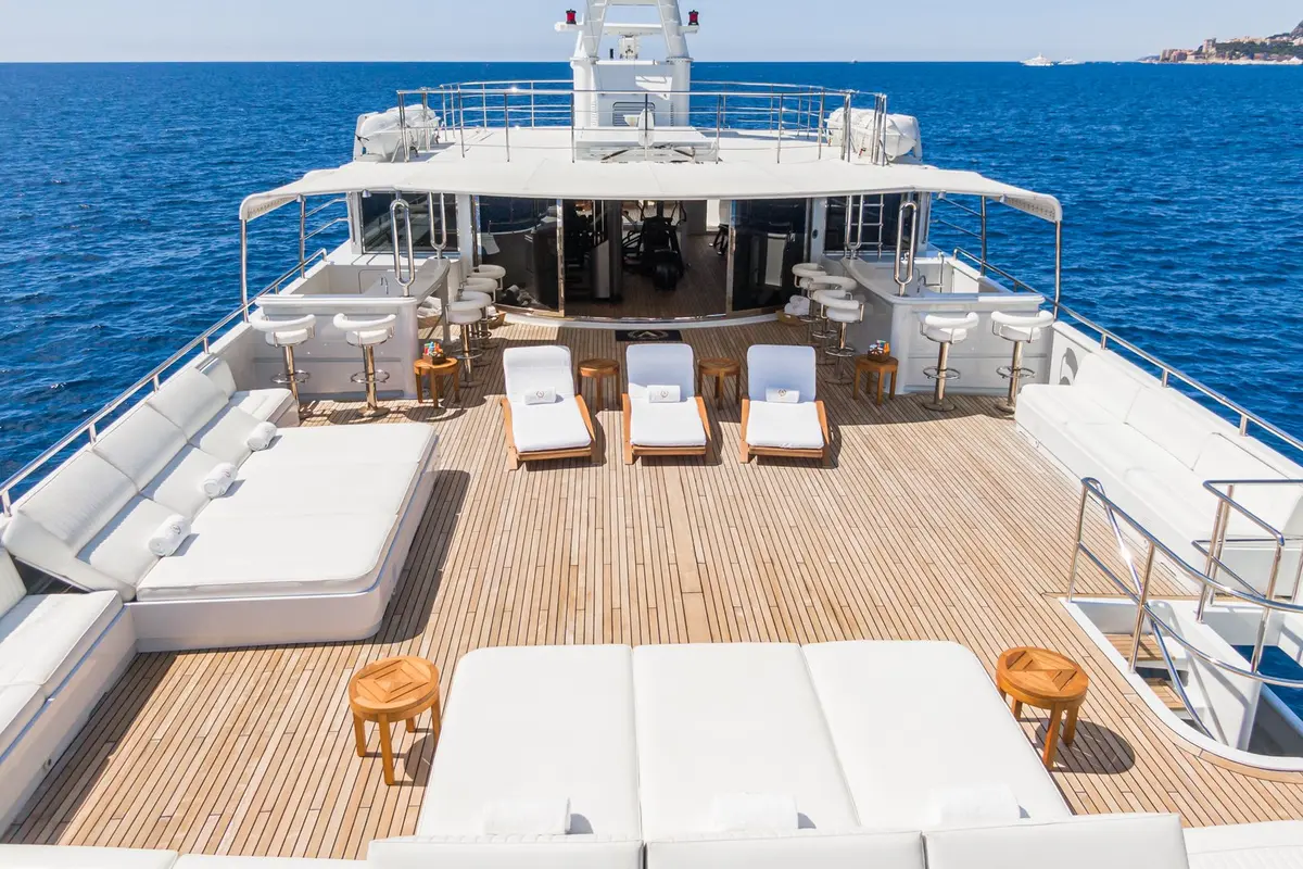 Apogee, master cabin — Yacht Hire Saint-Tropez, Saint-Tropez. Apogee — 62.5m