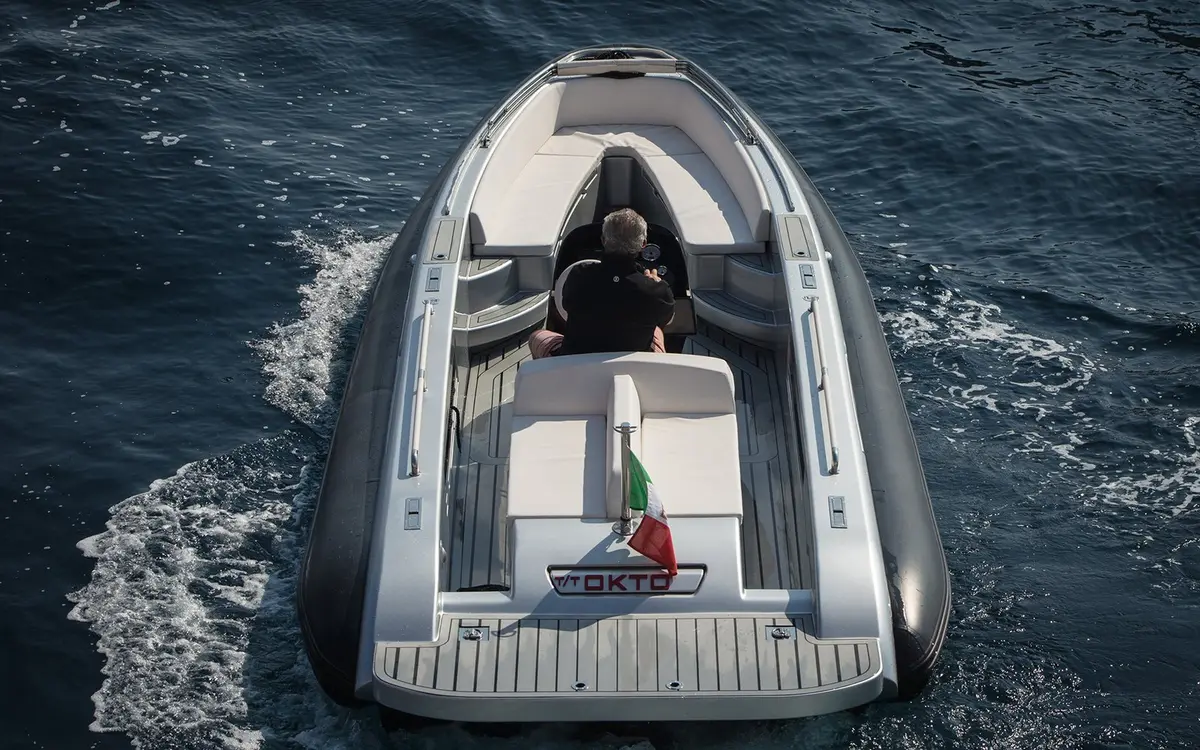 Dariel 7.5m, master cabin — Yacht Hire Saint-Tropez, Saint-Tropez. Dariel 7.5m — 7.5m