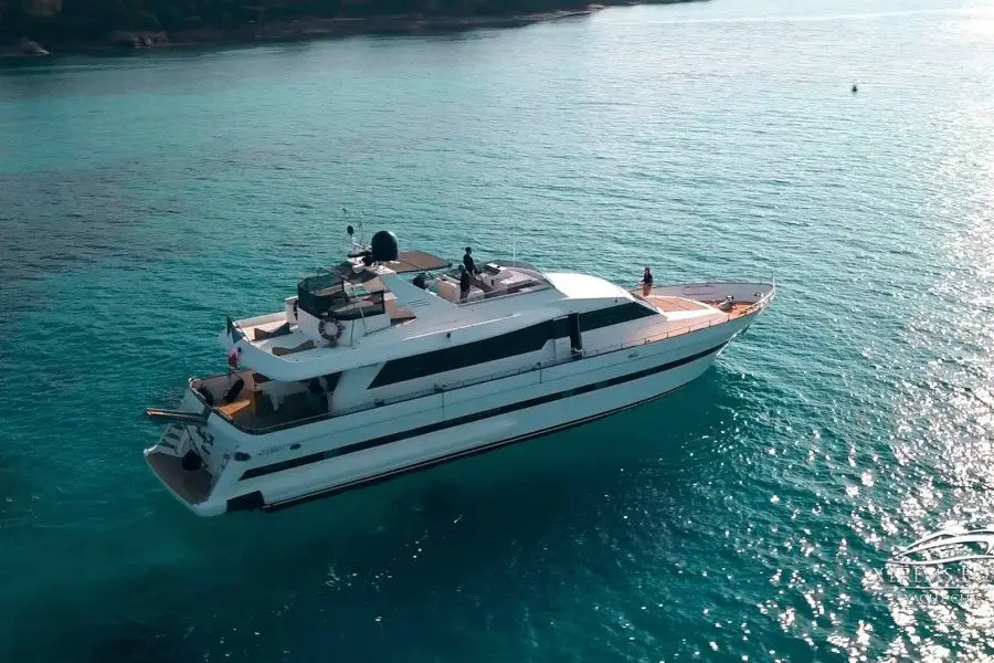 Falcon 80S, aft deck — Yacht Hire Saint-Tropez, Saint-Tropez. Falcon 80S — 24m