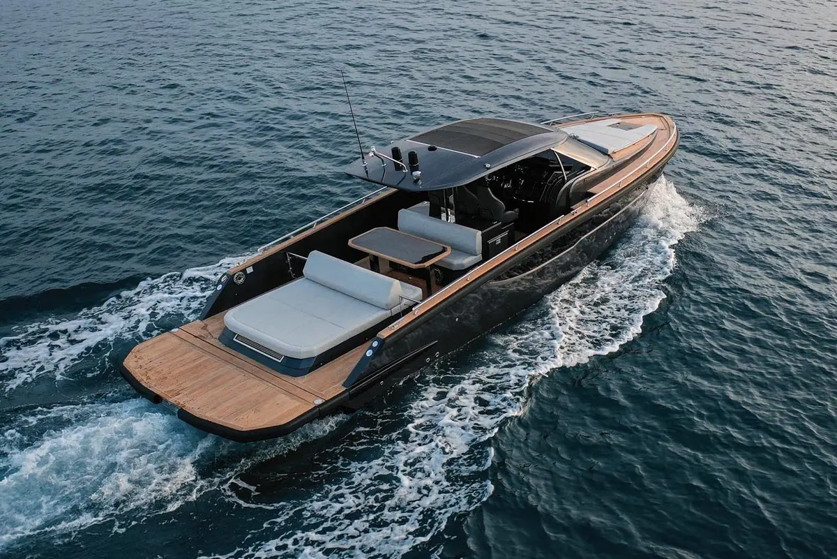 Forza 37, exterior — Yacht Hire Saint-Tropez, Saint-Tropez. Forza 37 — 20m