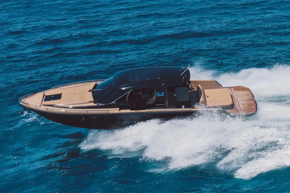 Forza 37, main deck — Yacht Hire Saint-Tropez, Saint-Tropez. Forza 37 — 20m