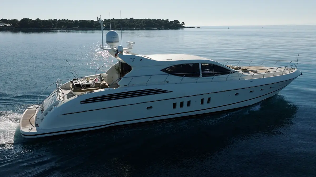 Leopard 24, cubierta principal — Yacht Hire Saint-Tropez, Saint-Tropez. Leopard 24 — 24m