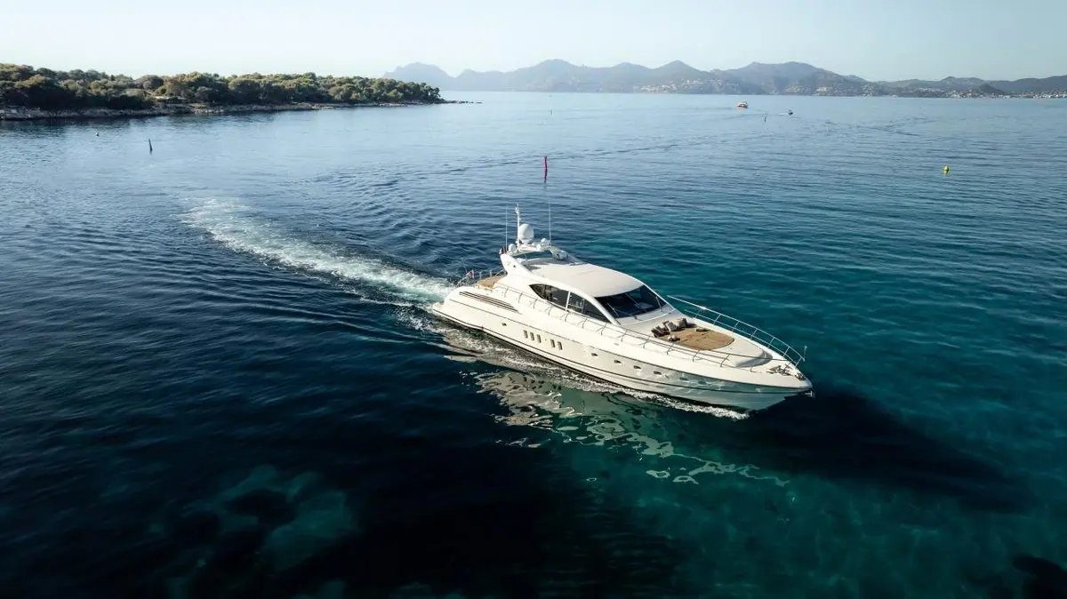 Leopard 24, cubierta de popa — Yacht Hire Saint-Tropez, Saint-Tropez. Leopard 24 — 24m