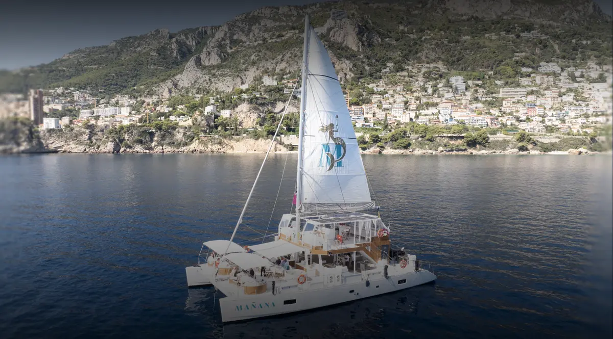 Manana Yacht, main deck — Yacht Hire Saint-Tropez, Saint-Tropez. Manana Yacht — 20.8m
