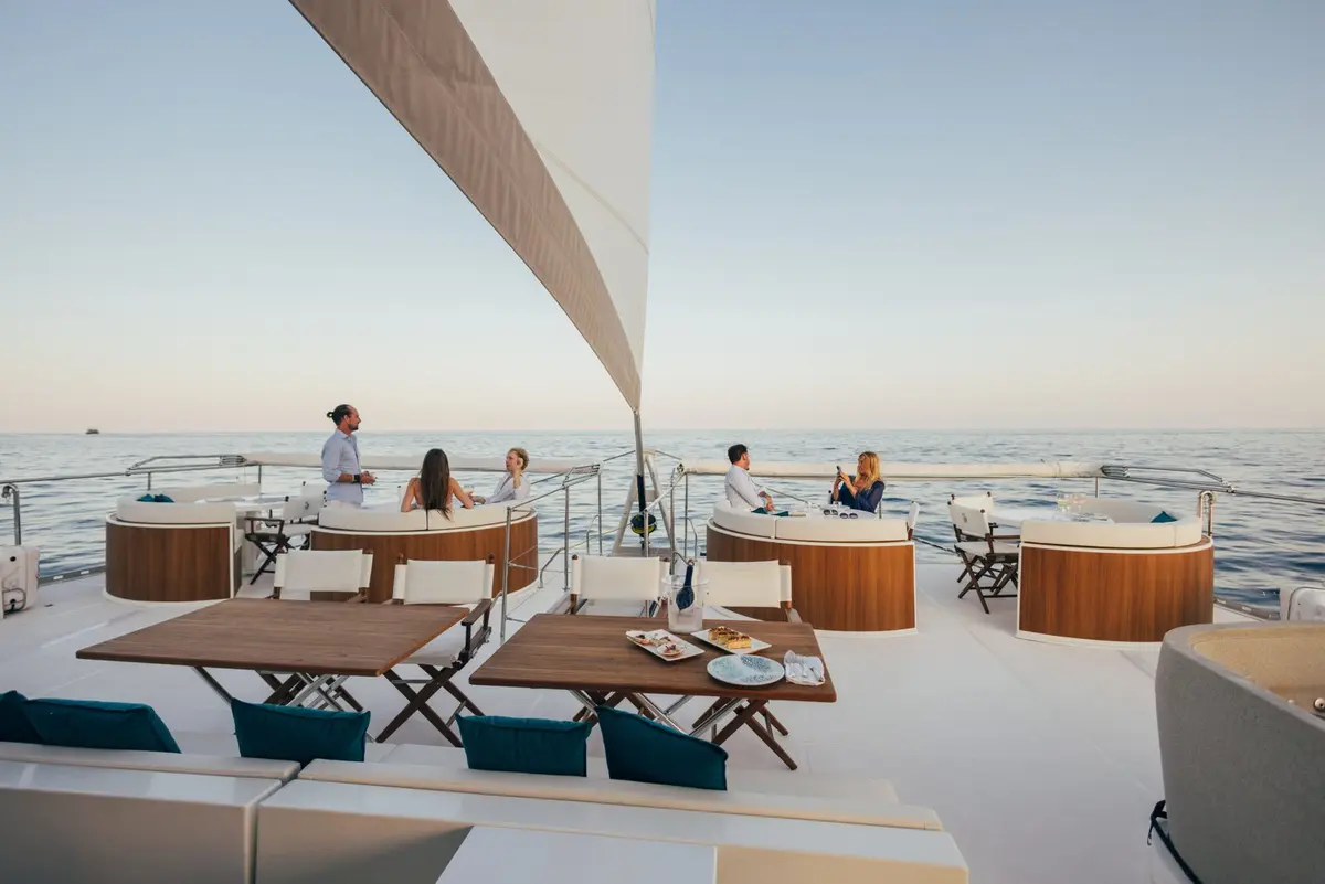 Manana Yacht, salon — Yacht Hire Saint-Tropez, Saint-Tropez. Manana Yacht — 20.8m