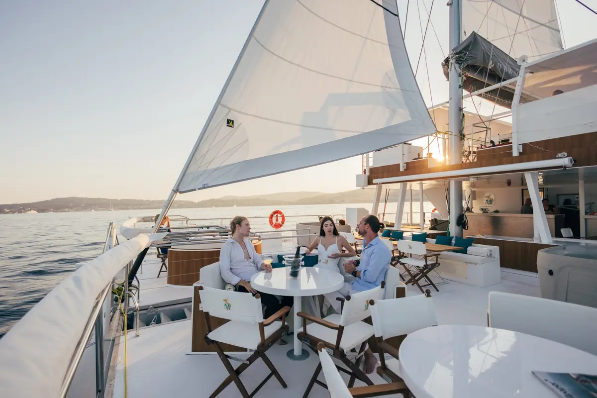 Manana Yacht, master cabin — Yacht Hire Saint-Tropez, Saint-Tropez. Manana Yacht — 20.8m