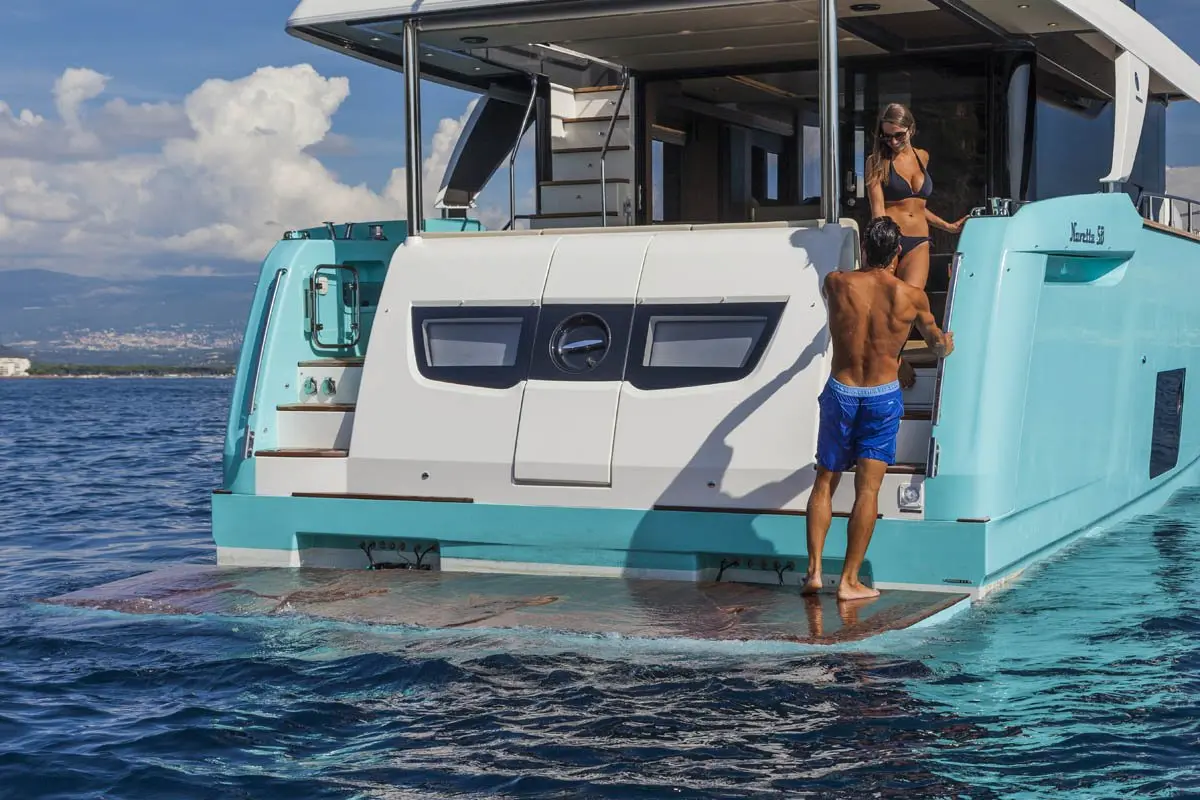 Navetta 58, cabine principale — Yacht Hire Saint-Tropez, Saint-Tropez. Coques semi-planante et mouillage tranquille jusqu'à Cap Taillat