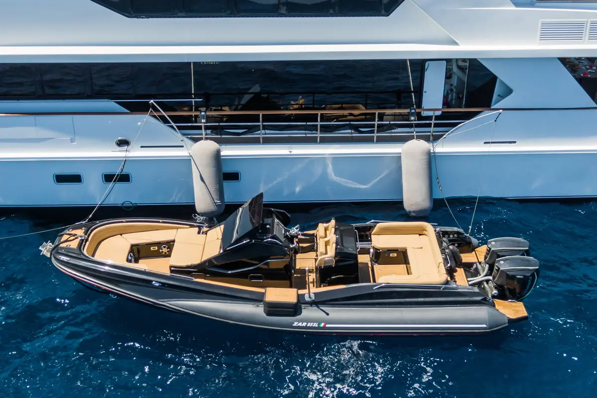The Wellesley, salón — Yacht Hire Saint-Tropez, Saint-Tropez. The Wellesley — 56m