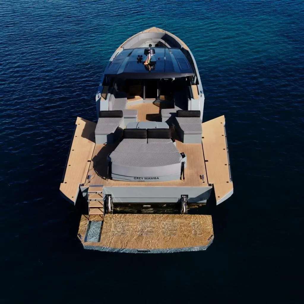 Okean 55, master cabin — Yacht Hire Saint-Tropez, Saint-Tropez. Okean 55 — 16m