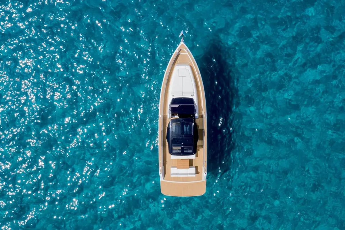 Pardo 43, cubierta de popa — Yacht Hire Saint-Tropez, Saint-Tropez. Pardo 43 — 13.4m