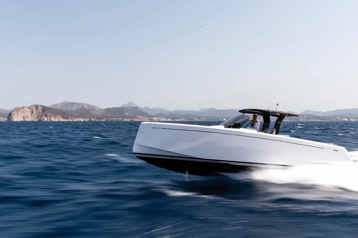 Pardo 38, exterior — Yacht Hire Saint-Tropez, Saint-Tropez. Pardo 38 — 11.56m