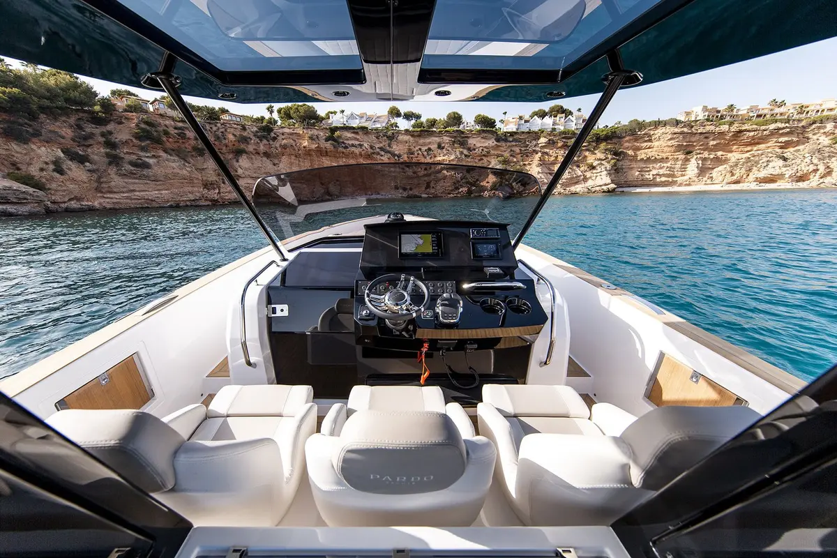 Pardo 38, main deck — Yacht Hire Saint-Tropez, Saint-Tropez. Pardo 38 — 11.56m