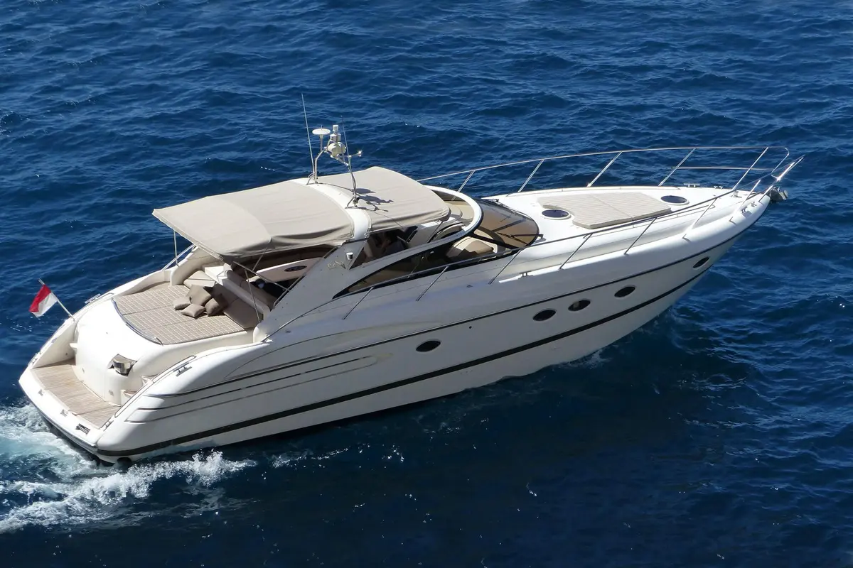 Princess 50, salon — Yacht Hire Saint-Tropez, Saint-Tropez. Princess 50 — 15.5m