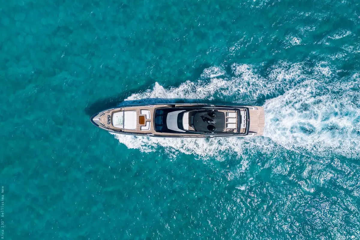 Riva 130, flybridge — Yacht Hire Saint-Tropez, Saint-Tropez. Riva 130 — 40m