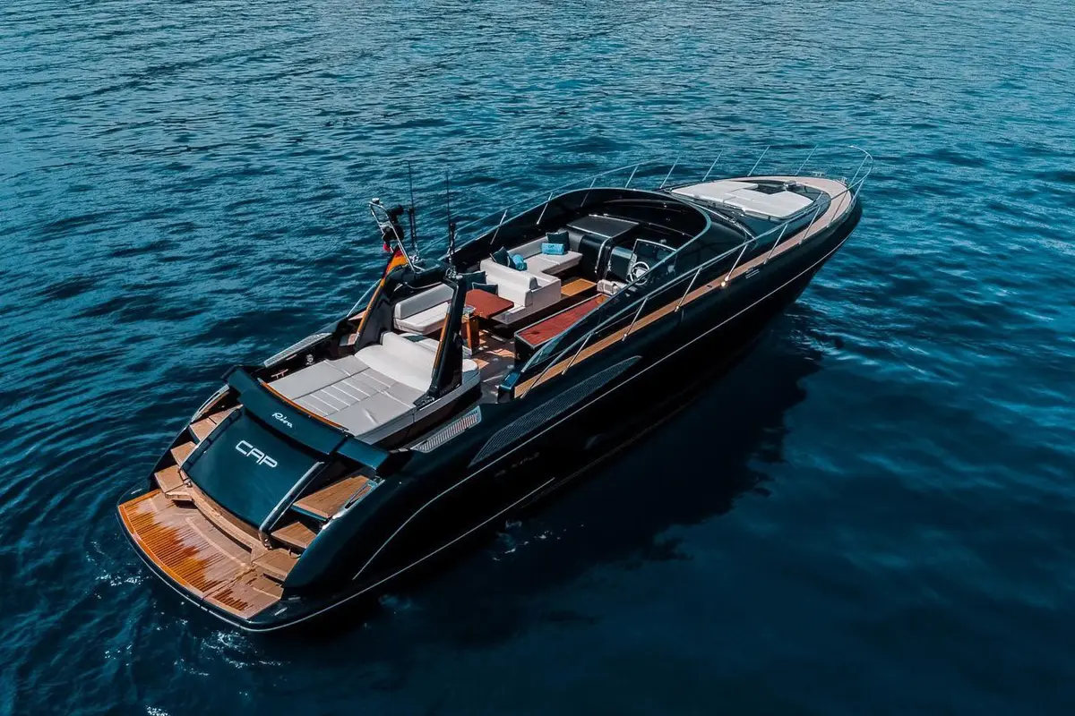 Riva 56 Rivale, exterior — Yacht Hire Saint-Tropez, Saint-Tropez. Riva 56 Rivale — 17m