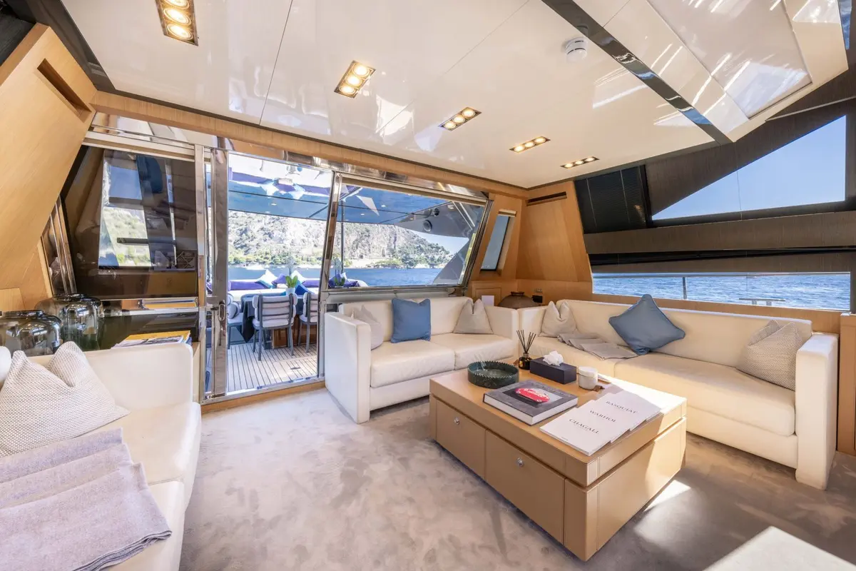 Riva 86 Domino, main deck — Yacht Hire Saint-Tropez, Saint-Tropez. Riva 86 Domino — 26m