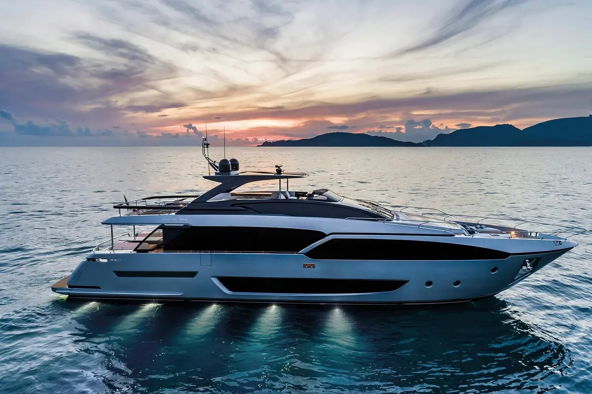 Riva 90, main deck — Yacht Hire Saint-Tropez, Saint-Tropez. Riva 90 — 28.5m