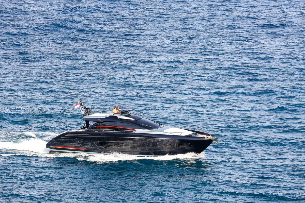 Ribelle 66, cubierta de popa — Yacht Hire Saint-Tropez, Saint-Tropez. Ribelle 66 — 20m