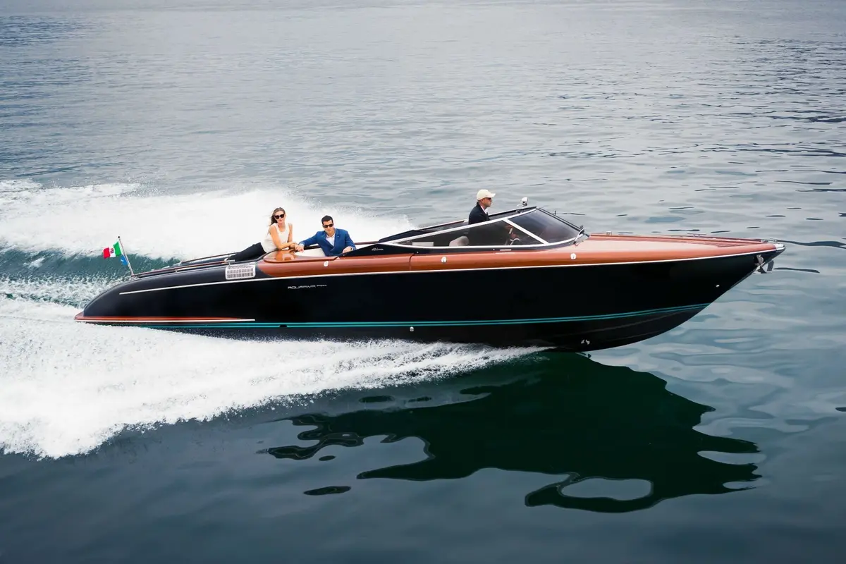 Riva Aquariva, extérieur — Yacht Hire Saint-Tropez, Saint-Tropez. Riva Aquariva — 10m