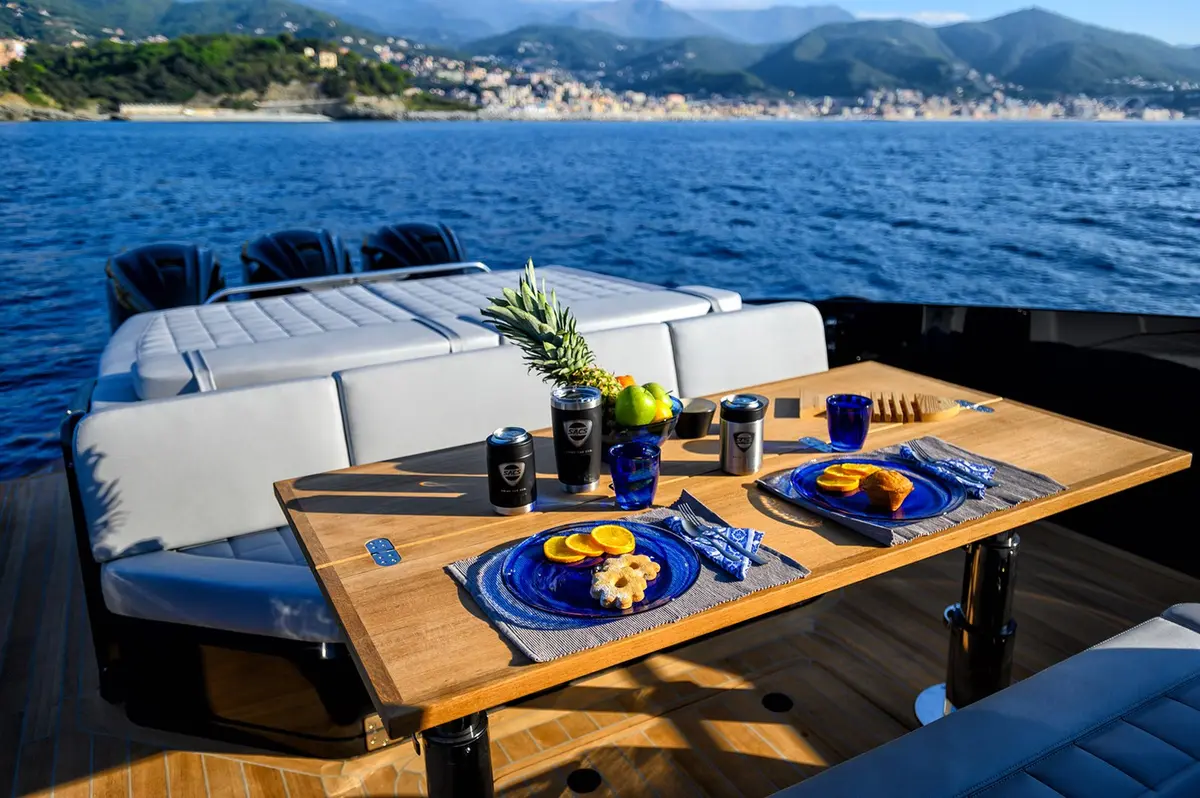Sacs 47, salón — Yacht Hire Saint-Tropez, Saint-Tropez. Sacs 47 — 14m