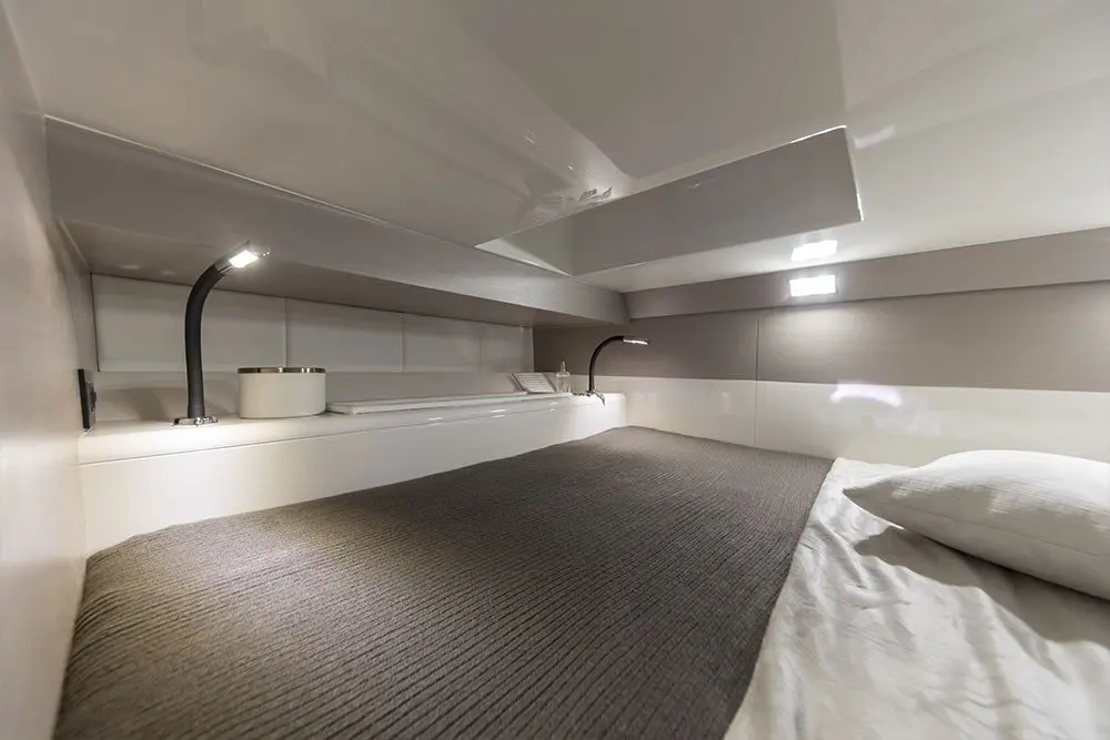 Sacs 47, flybridge — Yacht Hire Saint-Tropez, Saint-Tropez. Sacs 47 — 14m
