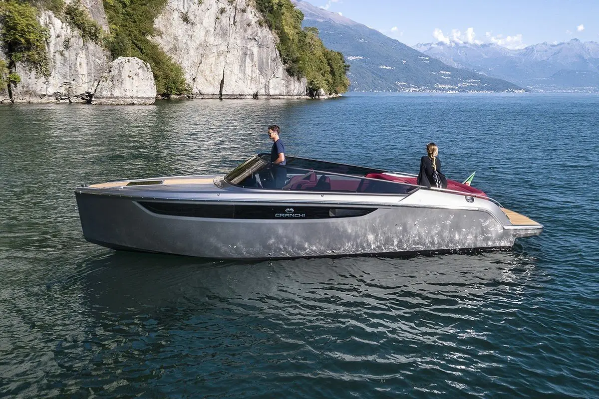 Sanlorenzo 112, flybridge — Yacht Hire Saint-Tropez, Saint-Tropez. Sanlorenzo 112 — 34m