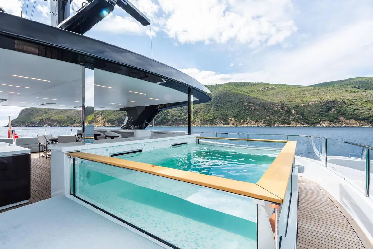 M, flybridge — Yacht Hire Saint-Tropez, Saint-Tropez. M — 47m