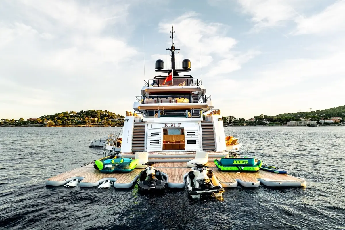 RMF, pont arrière — Yacht Hire Saint-Tropez, Saint-Tropez. RMF — 52m