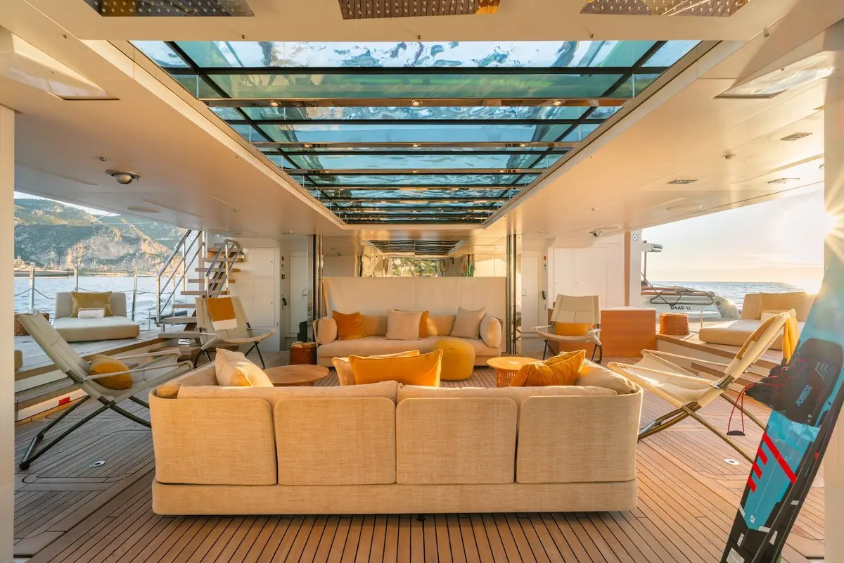 RMF, flybridge — Yacht Hire Saint-Tropez, Saint-Tropez. RMF — 52m