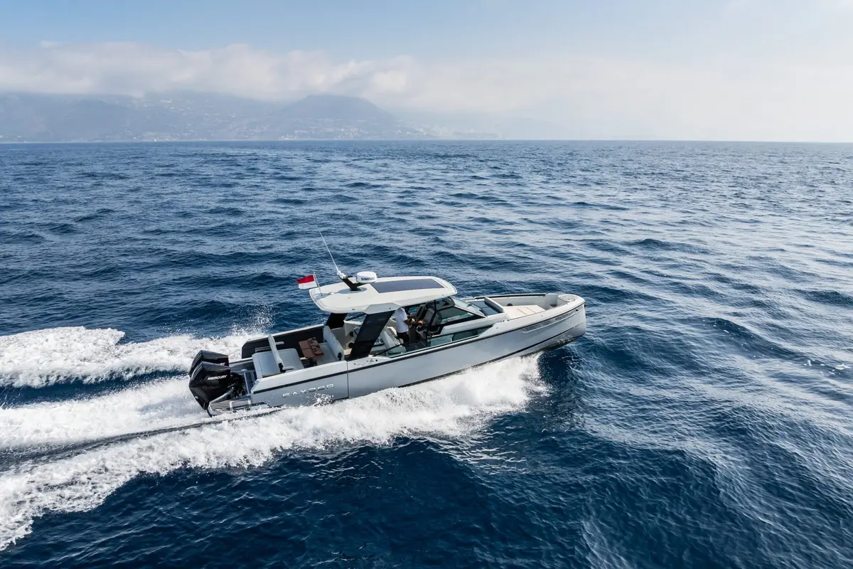 Saxdor 320, main deck — Yacht Hire Saint-Tropez, Saint-Tropez. Saxdor 320 — 10m