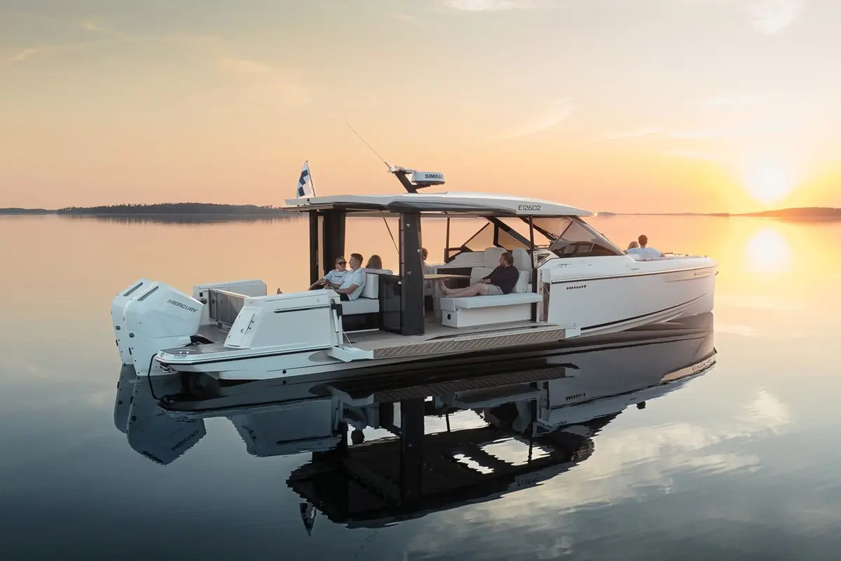 Saxdor 400 GTO, exterior — Yacht Hire Saint-Tropez, Saint-Tropez. Saxdor 400 GTO — 12.4m