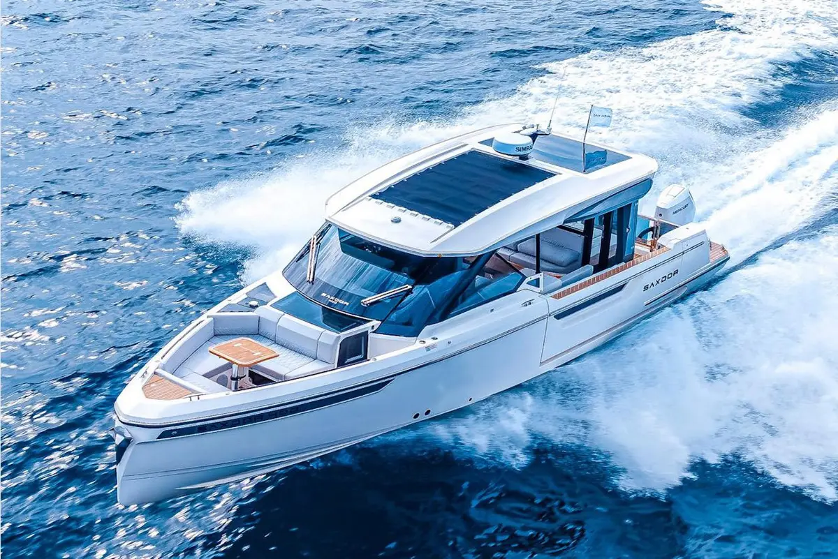 Saxdor 400 GTO, main deck — Yacht Hire Saint-Tropez, Saint-Tropez. Saxdor 400 GTO — 12.4m