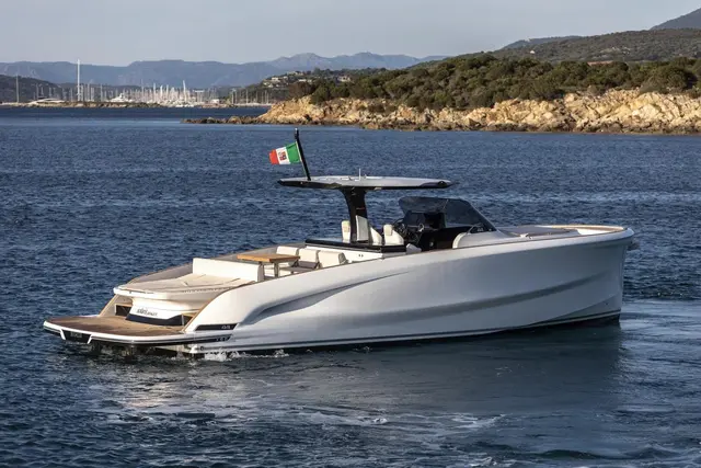 Solaris 44 — Yacht Hire Saint-Tropez, Saint-Tropez