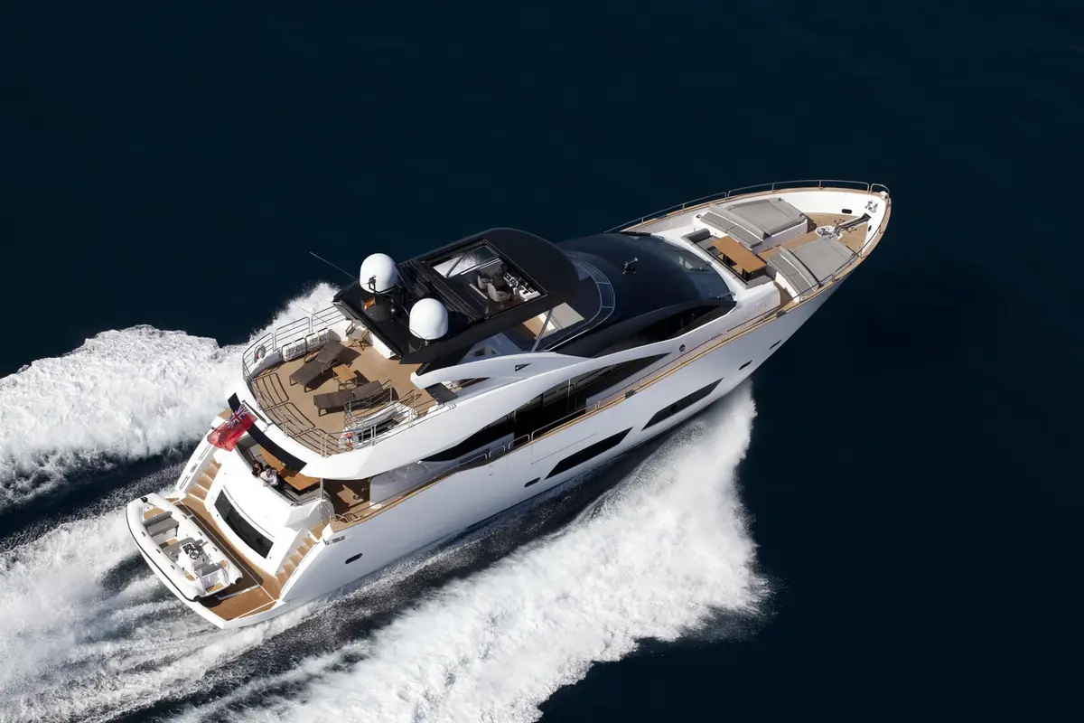 Sunseeker 28, salon — Yacht Hire Saint-Tropez, Saint-Tropez. Sunseeker 28 — 28m