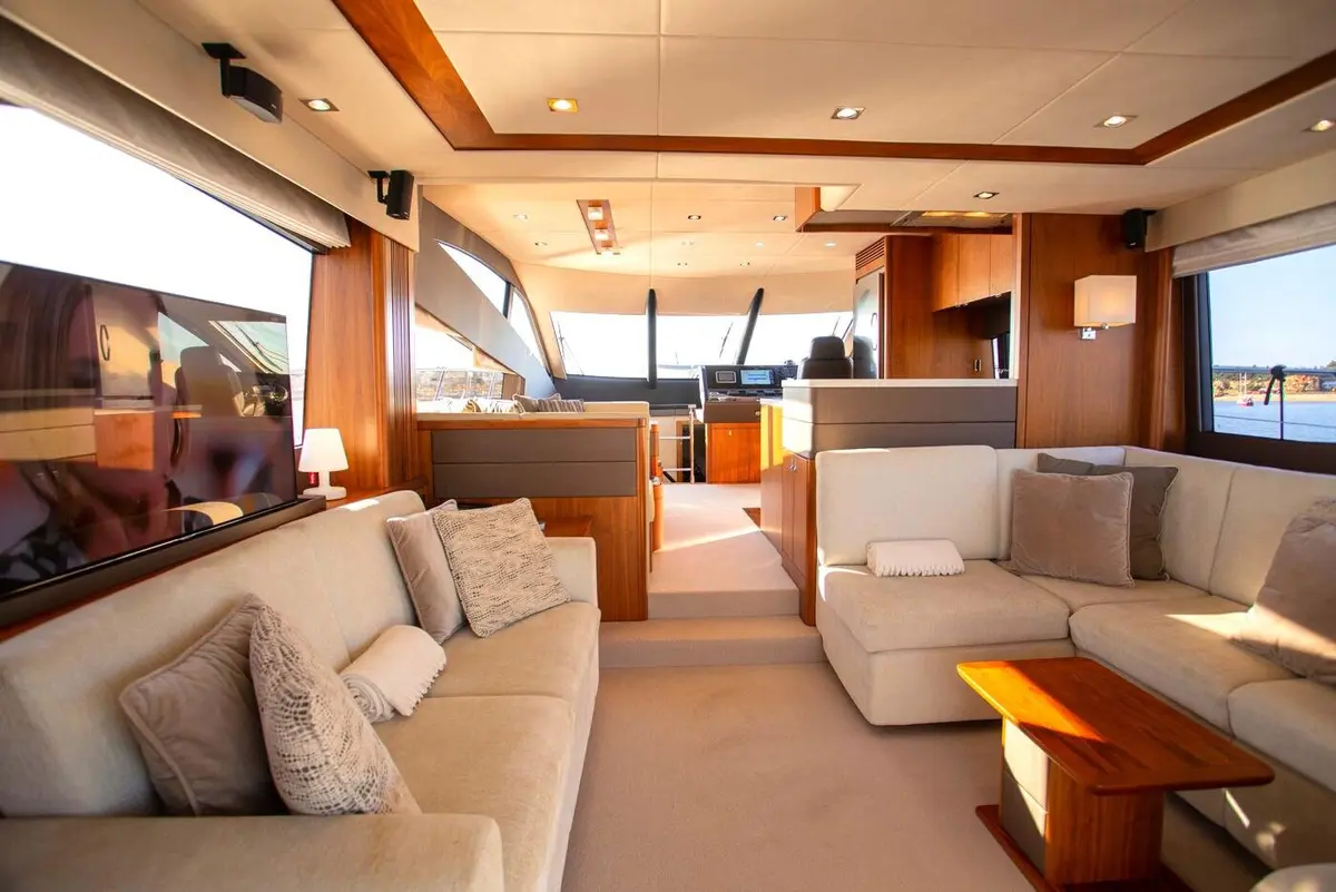 Manhattan 65, aft deck — Yacht Hire Saint-Tropez, Saint-Tropez. Manhattan 65 — 22m