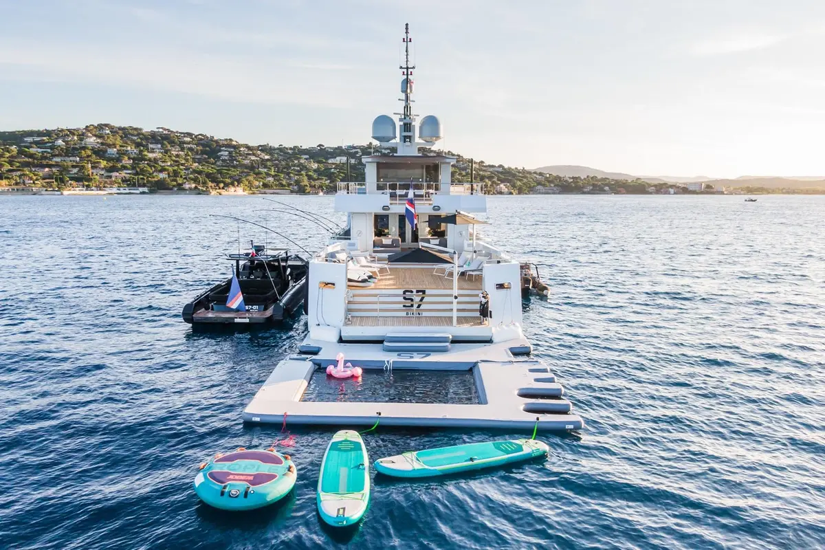 Tansu 40m, cubierta principal — Yacht Hire Saint-Tropez, Saint-Tropez. Tansu 40m — 40m