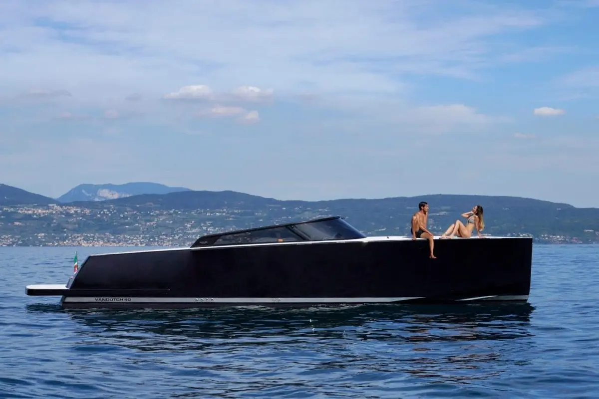 VanDutch 40, exterior — Yacht Hire Saint-Tropez, Saint-Tropez. VanDutch 40 — 12m
