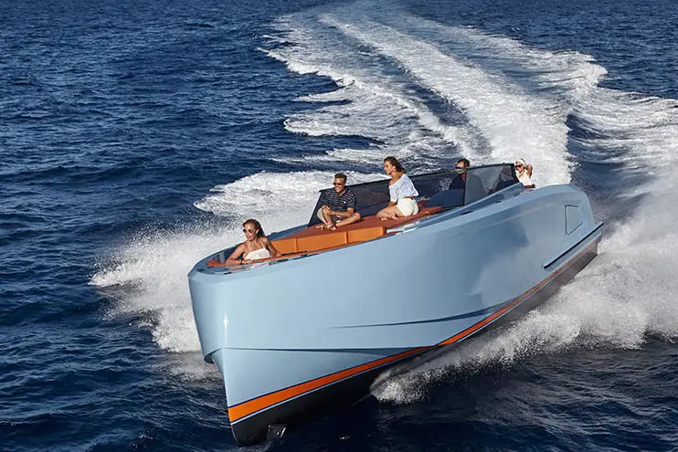 Vanquish VQ60, aft deck — Yacht Hire Saint-Tropez, Saint-Tropez. Vanquish VQ60 — 18.3m