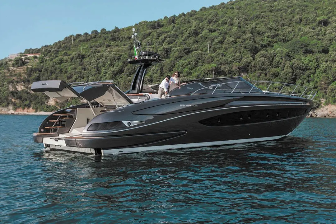 Virtus 63, cubierta de popa — Yacht Hire Saint-Tropez, Saint-Tropez. Virtus 63 — 19m