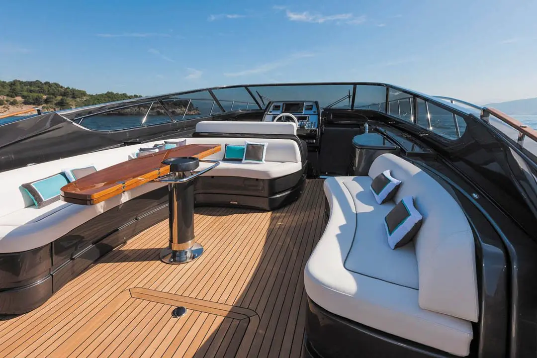 Virtus 63, salón — Yacht Hire Saint-Tropez, Saint-Tropez. Virtus 63 — 19m