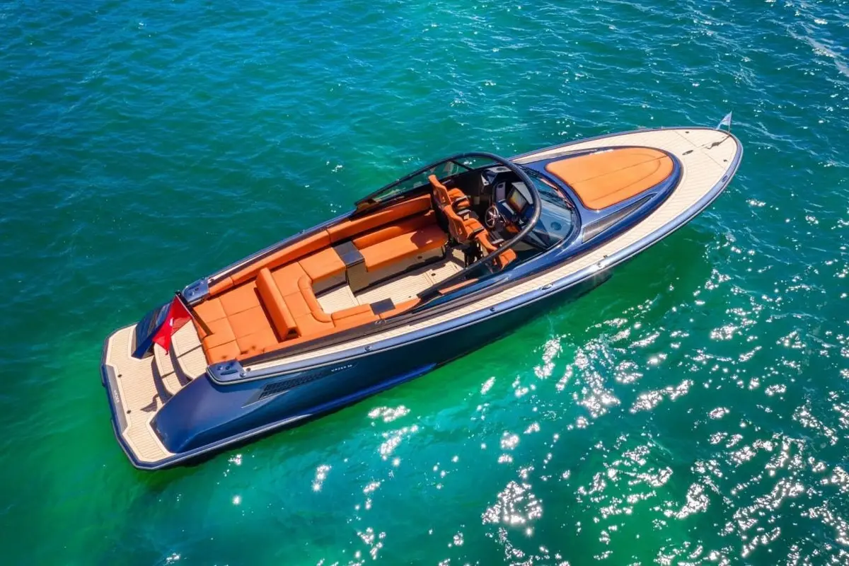Wajer 38, main deck — Yacht Hire Saint-Tropez, Saint-Tropez. Wajer 38 — 11.3m