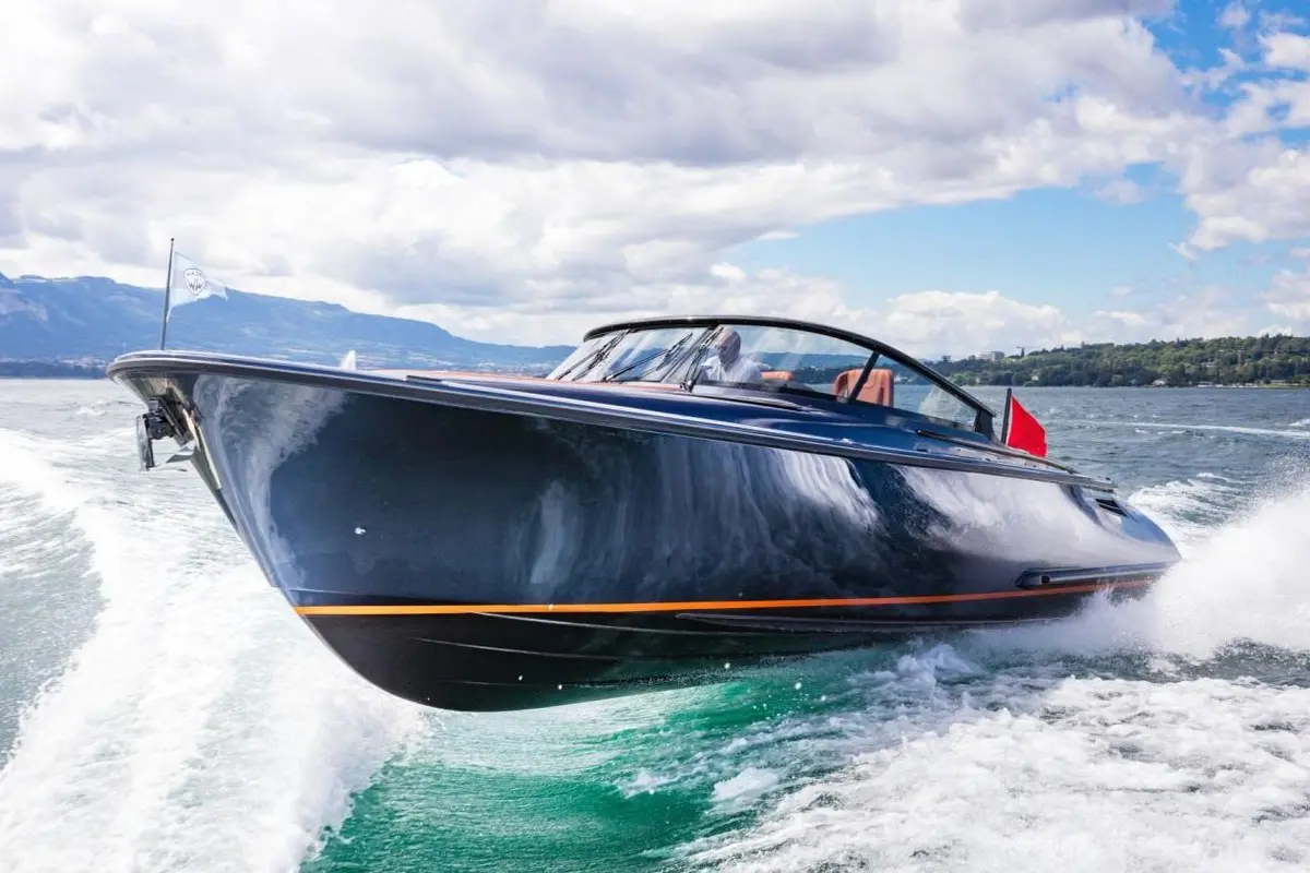 Wajer 38, salon — Yacht Hire Saint-Tropez, Saint-Tropez. Wajer 38 — 11.3m